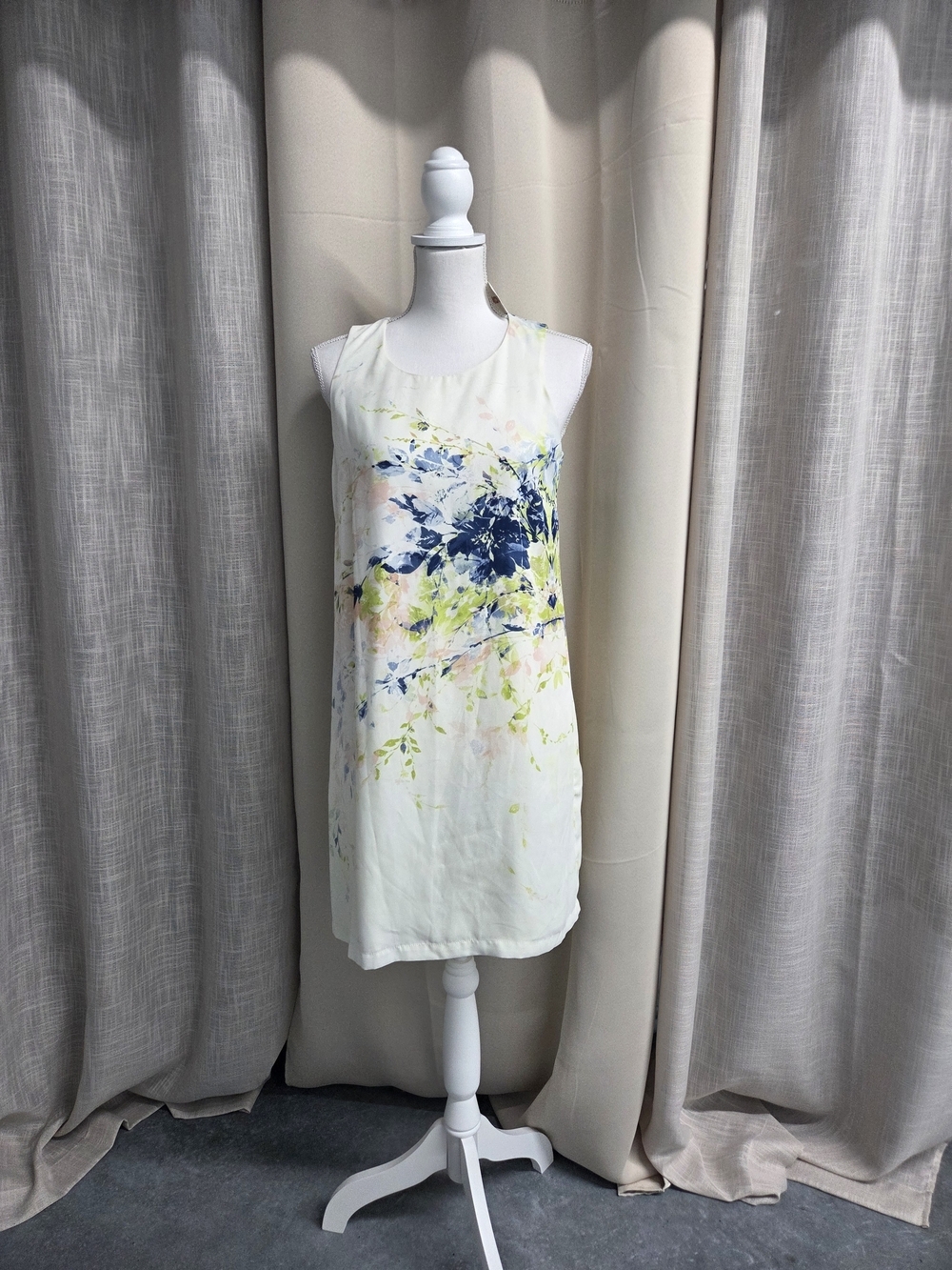 NWT Rose & Olive Cream Floral Mini Dress with Navy Lime Accents Summer Size 6